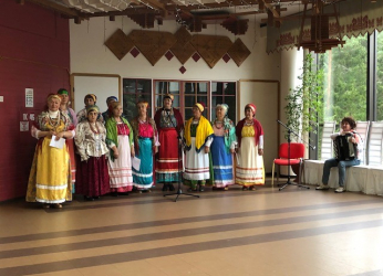 Kuva Madetojan musiikkilukion ja Kostamuksen koulu nro 1:n yhteishankkeesta, jossa madetojalaisia vieraili Kostamuksessa syyskuussa 2019